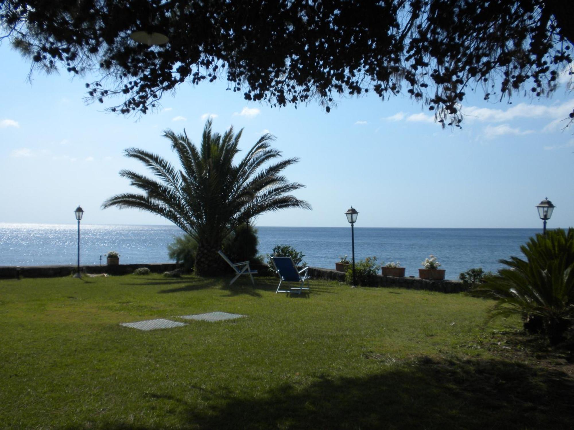 Arathena Rocks Hotel Giardini Naxos Exterior foto